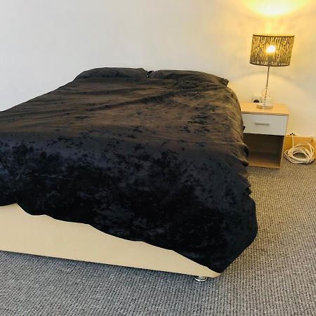 Shous Guest House Emersons Green Εξωτερικό φωτογραφία